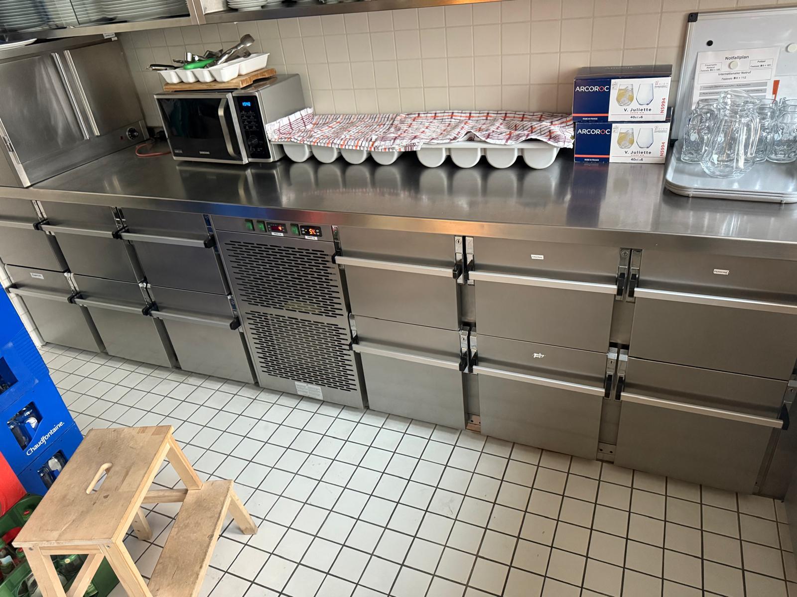 Frigoriste Refresh Group — réparation frigo professionnel Horeca à Bruxelles, intervention d'urgence 24h/24